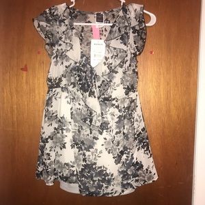 White, gray and black floral top